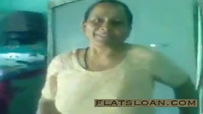 Tamil Mom Sex - tamil mom sex video Nanbanin ammavai paiyan ookum â€¢ tamilsex video