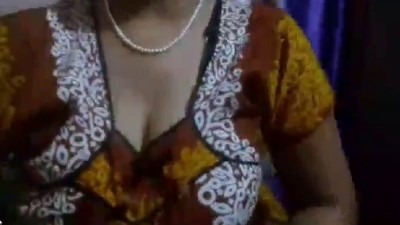 Salem aunty tamil big boobs kati moodu eatrugiraal â€¢ - tamil aunty sex