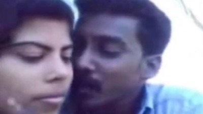 tamil romantic sex video Pollachi penai nindra nilaiyil ookum