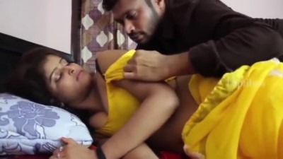 Tamil Kamaveri Aunty Yellow Saree Kazhati Sex Romance Seitha