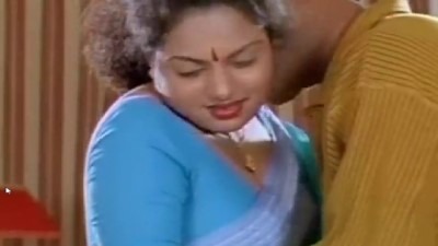 Aunty mega boobs pisainthu ool seiyum tamil sex