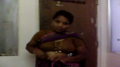 Salem wife boobs kanbithu saree aniyum tamil auntie sex