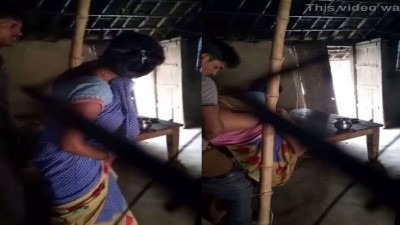 Village manaiviyai ilam aan saree thuki ookum sex