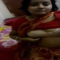 ஆசையோடு அணைத்து சுவைக்கும் அண்ணி முலை