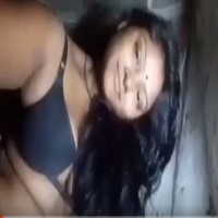 அண்ணி முலை காட்டி மூடாக்கும் அழகு