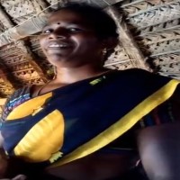 நாட்டுபழத்தை நச்சினு காட்டும் நாட்டுக்கட்டை